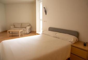 Apartamentos Lidar allows 18 year olds to book a room