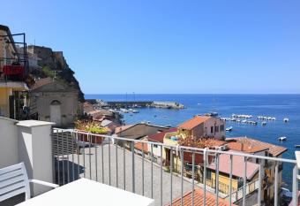 Signora Tita B&B Chianalea - Scilla has Balcony rooms