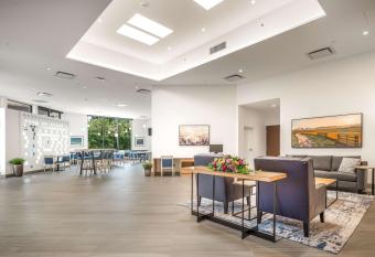 Coast Tsawwassen Inn allows 18 year olds to book a room