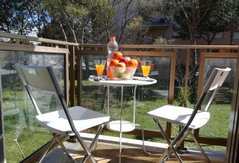 Il Girasole di Ostia has Balcony rooms