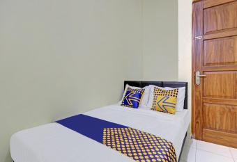 SPOT ON 90577 Griya Afifah Syariah allows 18 year olds to book a room