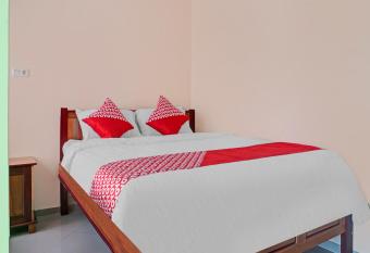 Balqies Homestay Syariah Makassar Mitra RedDoorz allows 18 year olds to book a room