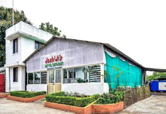 Palette - Holiday 2BHK has Balcony rooms