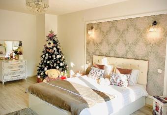 Central House has Balcony rooms