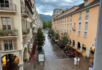 FITZ ROY Annecy Rent Lodge allows 18 year olds to book a room