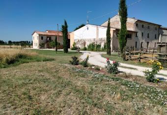 loc tur s pietro app 1 allows 18 year olds to book a room