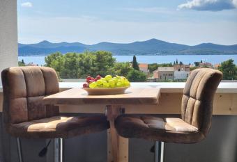 Booking Beautifull studio apartment Bell with balcony and sea view in Zadar allows 18 year olds to book a room