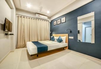 Hotel Bhumi World has Smoking/Balcony rooms