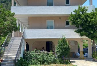 MD Apartmani Canj has Balcony rooms