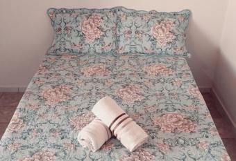 Studio Iguassu falls GARAGEM COZINHA E AR allows 18 year olds to book a room