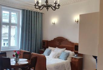 Prestige Aparthotel Piotrkowska has Balcony rooms