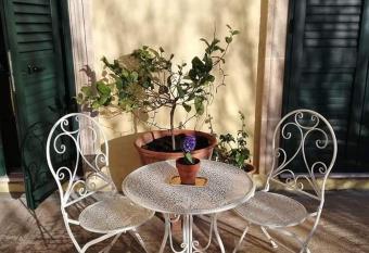 Stanze di Campagna allows 18 year olds to book a room