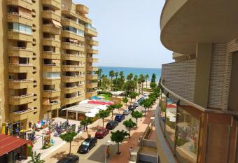 ACV - Vila d  Orpesa X-1  linea planta 4 Norte allows 18 year olds to book a room