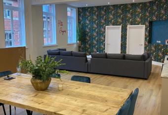 York Riverside Apartments has Balcony rooms