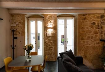 Dimora Bennardo has Balcony rooms