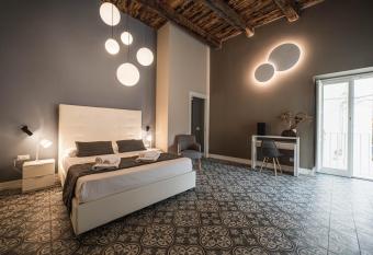 Palazzo Paladini - Luxury Suites in the Heart of the Old Town has Balcony rooms