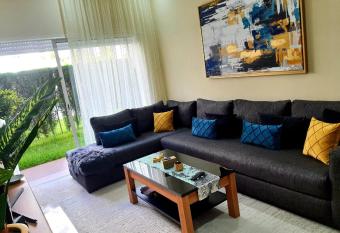 Superbe Apartement avec Piscine et Jardin priv   has Balcony rooms