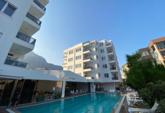 Suit homes hotel allows 18 year olds to book a room