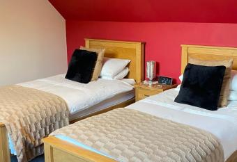 Heatherbrae Guest House allows 18 year olds to book a room