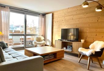 Modern Apt At The Foot Of The Slopes In Meg  ve has Balcony rooms