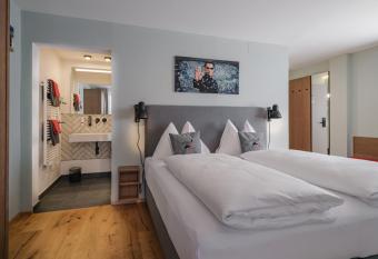 Hotel Bad Hofgastein - The STORKS - Adults Only has Balcony rooms