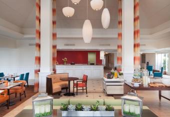 Hilton Garden Inn Montreal Airport allows 18 year olds to book a room