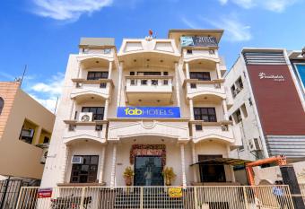 FabHotel Maya Crystal allows 18 year olds to book a room