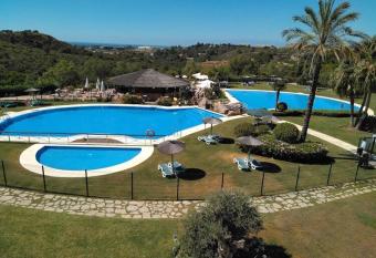 Resort Parque Bot  nico Club & Country allows 18 year olds to book a room