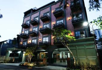 Nonies Huis Cibubur has Balcony rooms