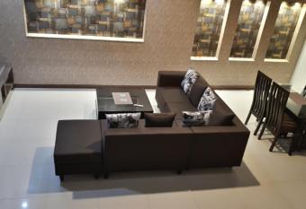 Fully Serviced Holiday Homes Near Lahore Ring Road allows 18 year olds to book a room