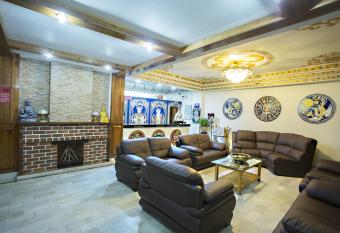 Central Hill Resort The Mall Road has Balcony rooms