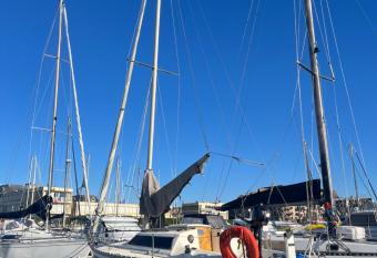 Voilier Loc Han allows 18 year olds to book a room