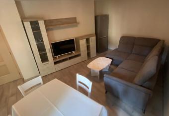 VINTAGE Top Centre has Balcony rooms