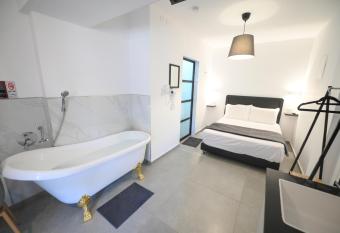 Suites in the Galilee has rooms with a private hot tub