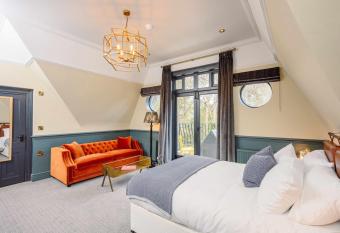 Brewhouse and Kitchen has Balcony rooms