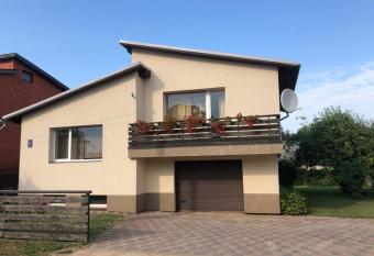 Private house allows 18 year olds to book a room