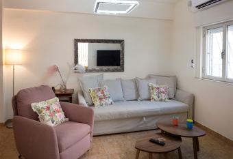 Eyni Lovely Boutique Apartment has Balcony rooms