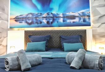     OURS & SPA     COSY     MAGIC     LOCBNB     allows 18 year olds to book a room