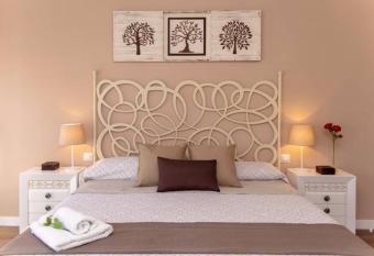 La Casa de Silvia Visita Parque Warner, Madrid y alrededores has Balcony rooms