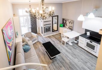 Apartament Glamour Konarskiego WAWELOFTS has Balcony rooms