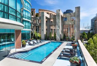 Hilton Vancouver Downtown allows 18 year olds to book a room