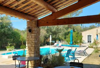Maison d H  tes & Spa La Ch  neraie-Provence Ventoux has Balcony rooms