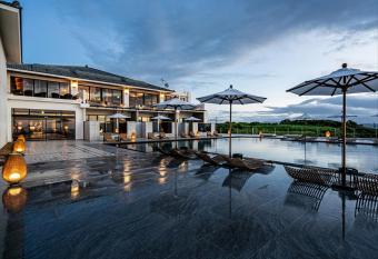 One Suite THE GRAND allows 18 year olds to book a room