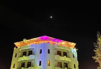 PARADISE Laguna Vain has Balcony rooms