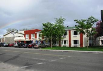 Hotel Le Voyageur allows 18 year olds to book a room
