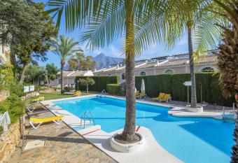 2 bedroom apartment next to porto has Balcony rooms