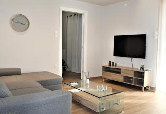 Khibra 1 allows 18 year olds to book a room