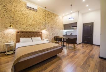 Design Apartments Ploscha Lva Tolstoho Area allows 18 year olds to book a room