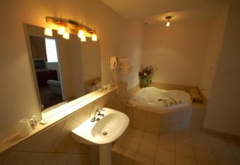 Hotel Les Suites Labelle allows 18 year olds to book a room