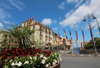 Piazza Tasso Max 1 has Balcony rooms